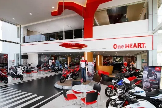 Dealer resmi motor Honda Bandung dengan layanan pembelian cash, kredit, dan trade in