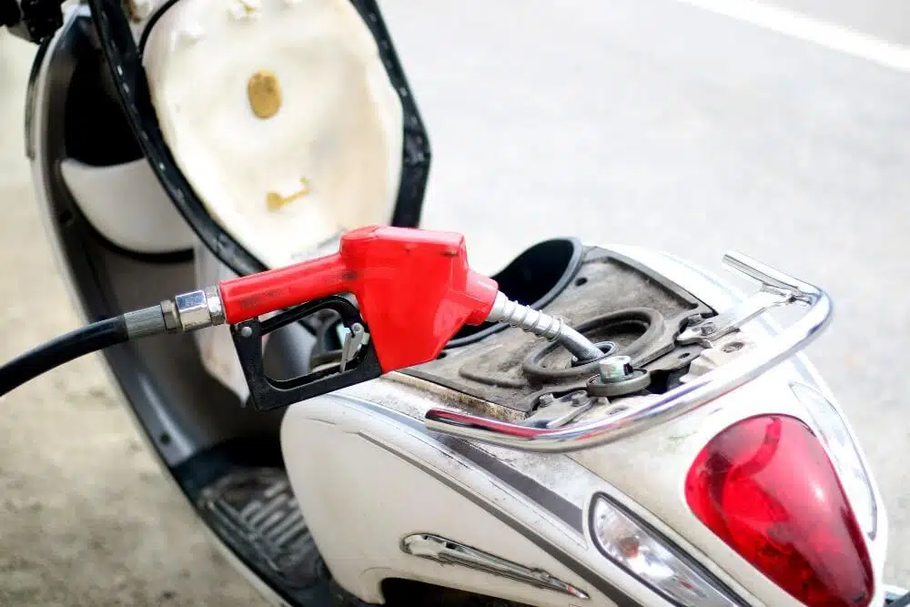 Isi BBM Honda Scoopy dengan Pertalite atau Pertamax